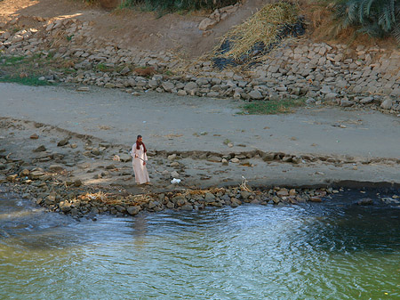 Mann am Wasser - Landesinnere